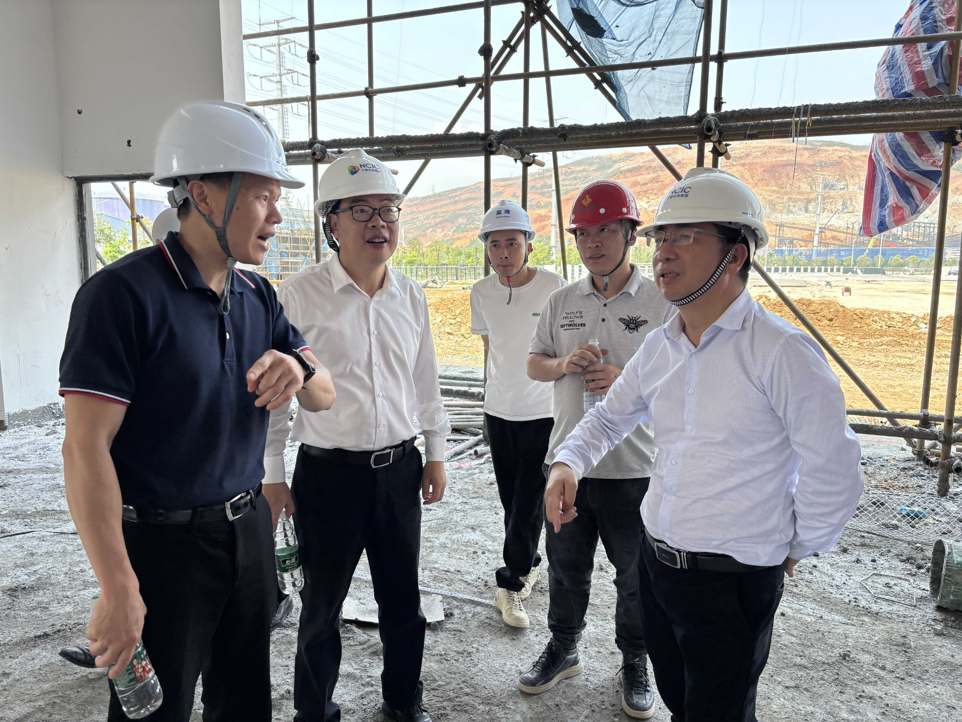 市交投集團領(lǐng)導(dǎo)深入市交投項目開展五一節(jié)前安全檢查，賴海瀾拍攝2_new.jpg